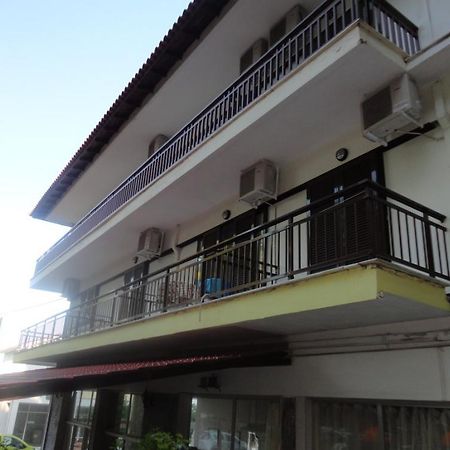 Chris Apartments Метаморфоси Екстериор снимка